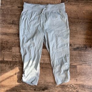 Lululemon Cropped Pants